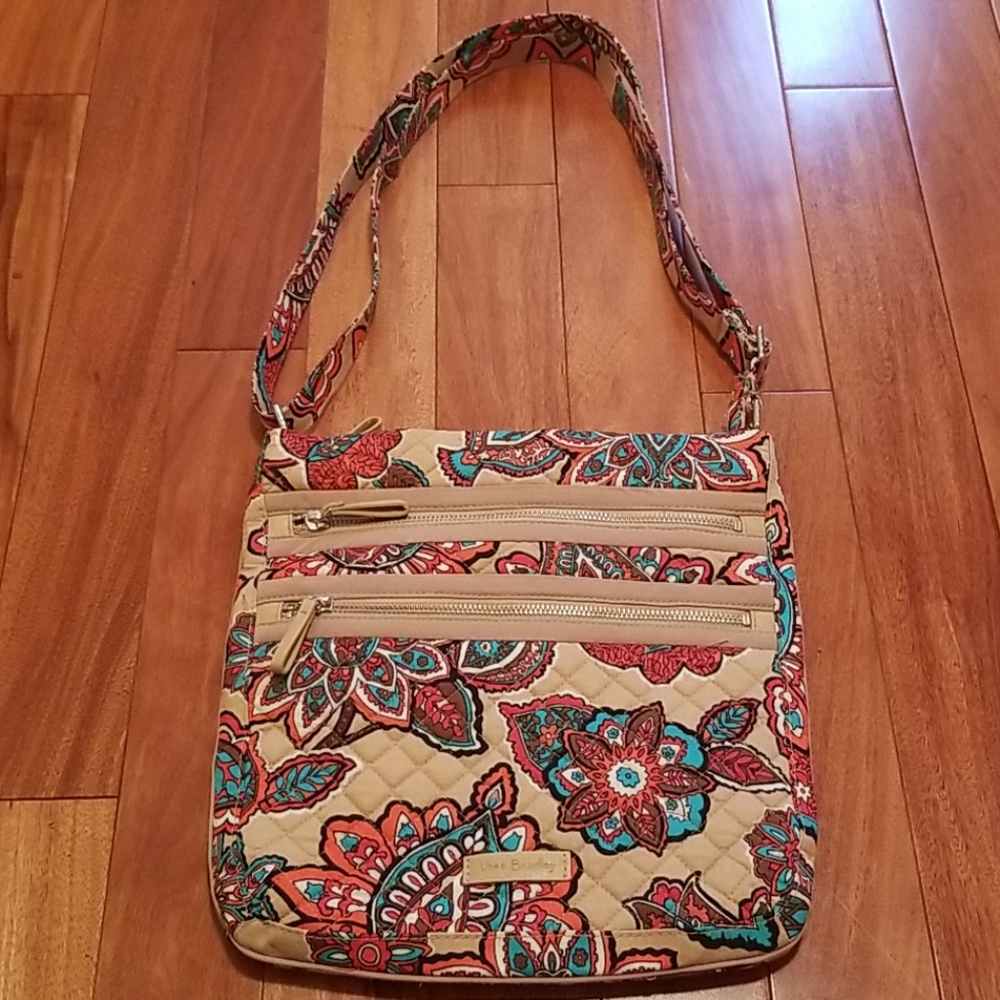 - New Vera Bradley crossbody